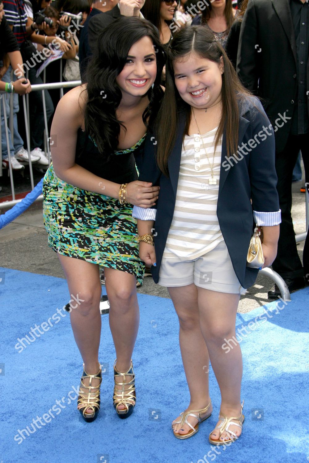 Demi Lovato Madison De La Garza Redaktionelles Stockfoto Stockbild Shutterstock