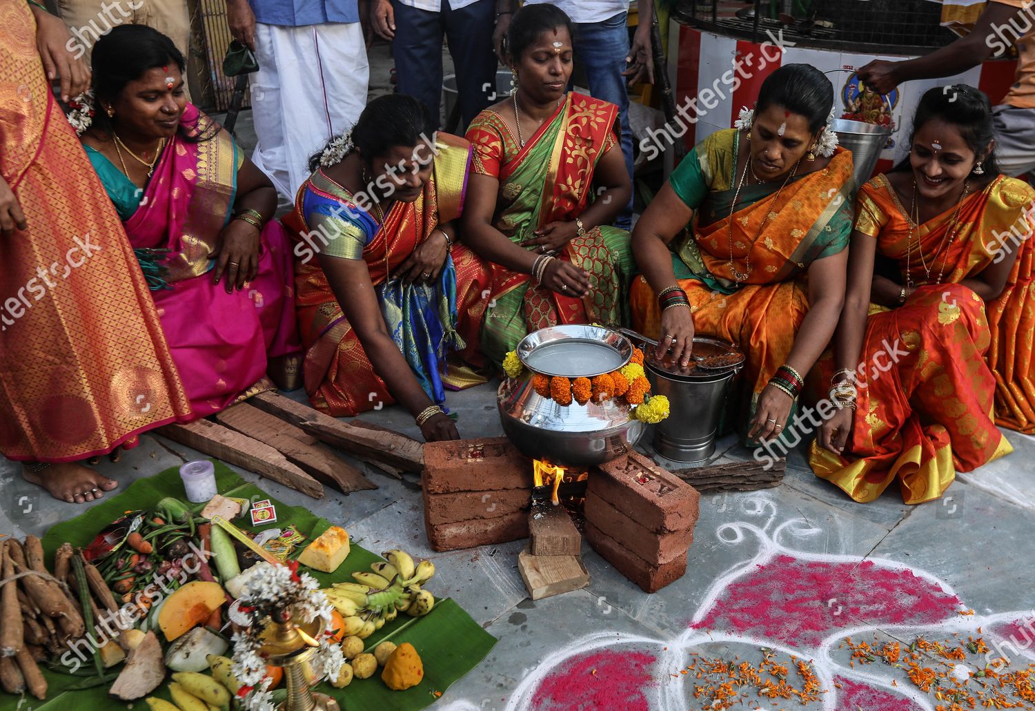 Women Cook Pongal Traditional Rice Dish Editorial Stock Photo - Stock Image  | Shutterstock