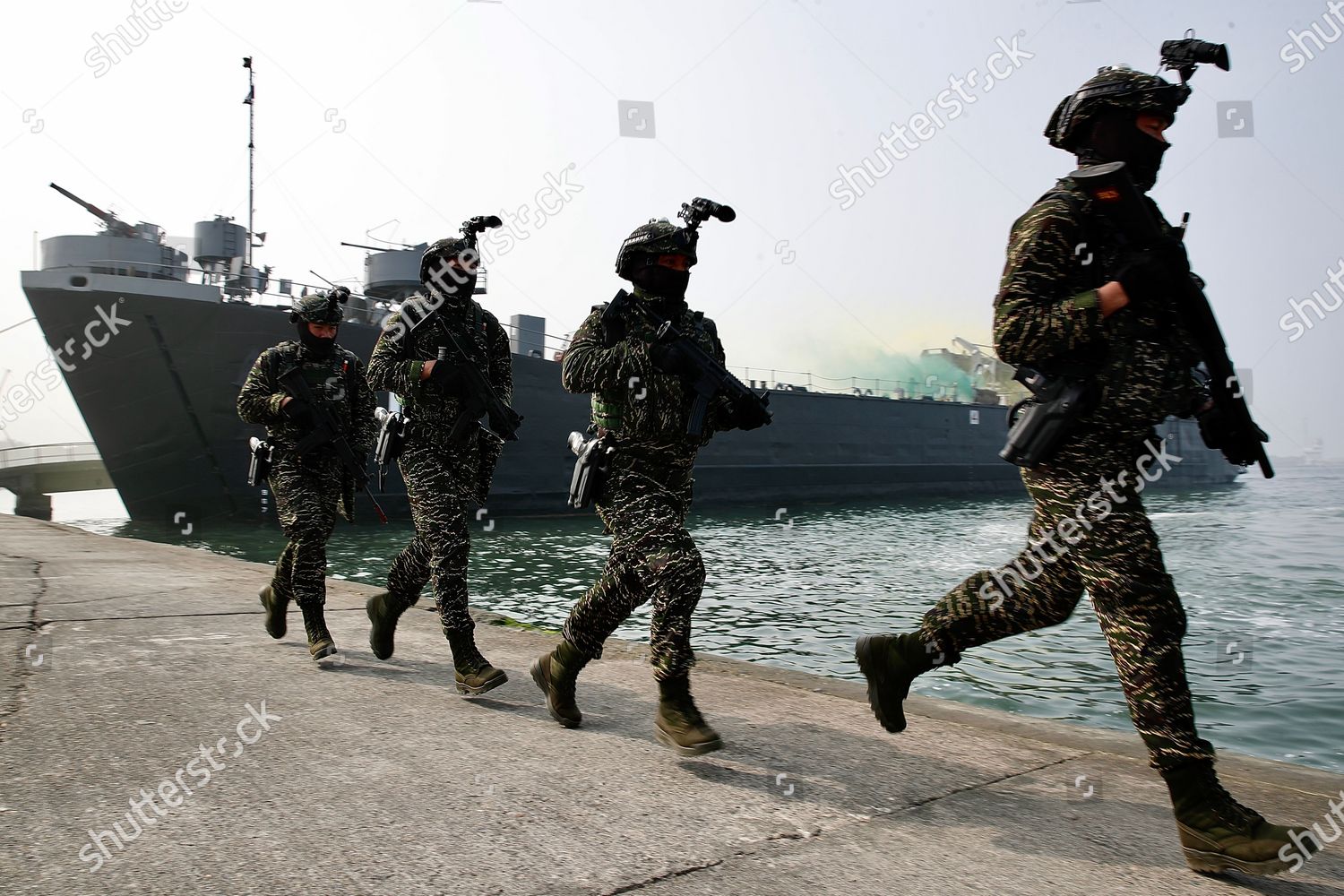Taiwan Navy Special Forces Maneuver They Simulate Editorial Stock Photo Stock Image Shutterstock