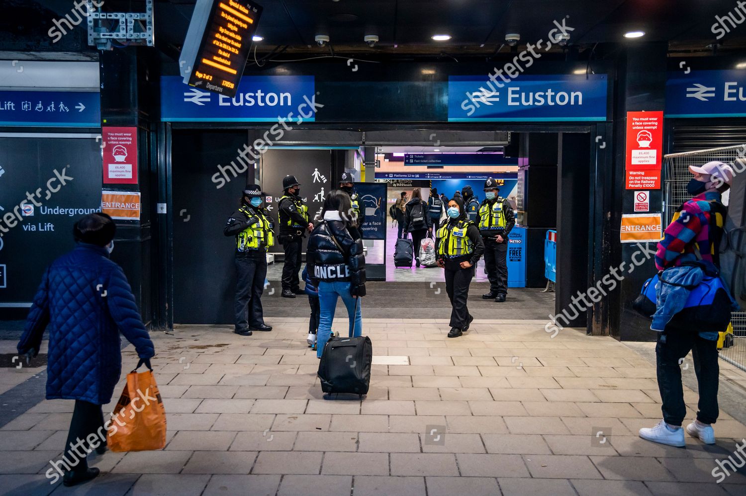BRITISH TRANSPORT POLICE DO SPOT CHECK Editorial Stock Photo - Stock