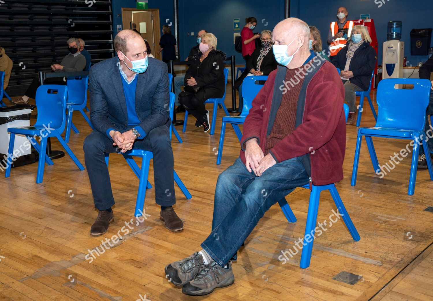 CASA REAL BRITÁNICA - Página 37 Prince-william-visits-kings-lynn-corn-exchange-vaccination-centre-norfolk-uk-shutterstock-editorial-11770948b