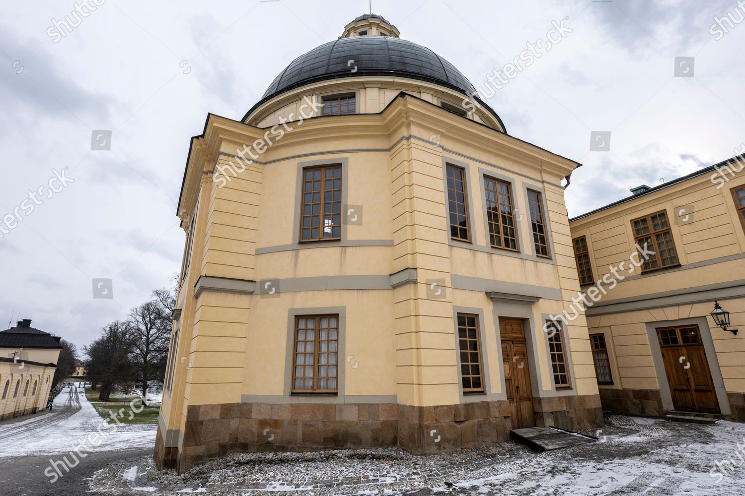 CASA REAL DE SUECIA - Página 90 Drottningholm-memorial-service-stockholm-sweden-shutterstock-editorial-11796226a