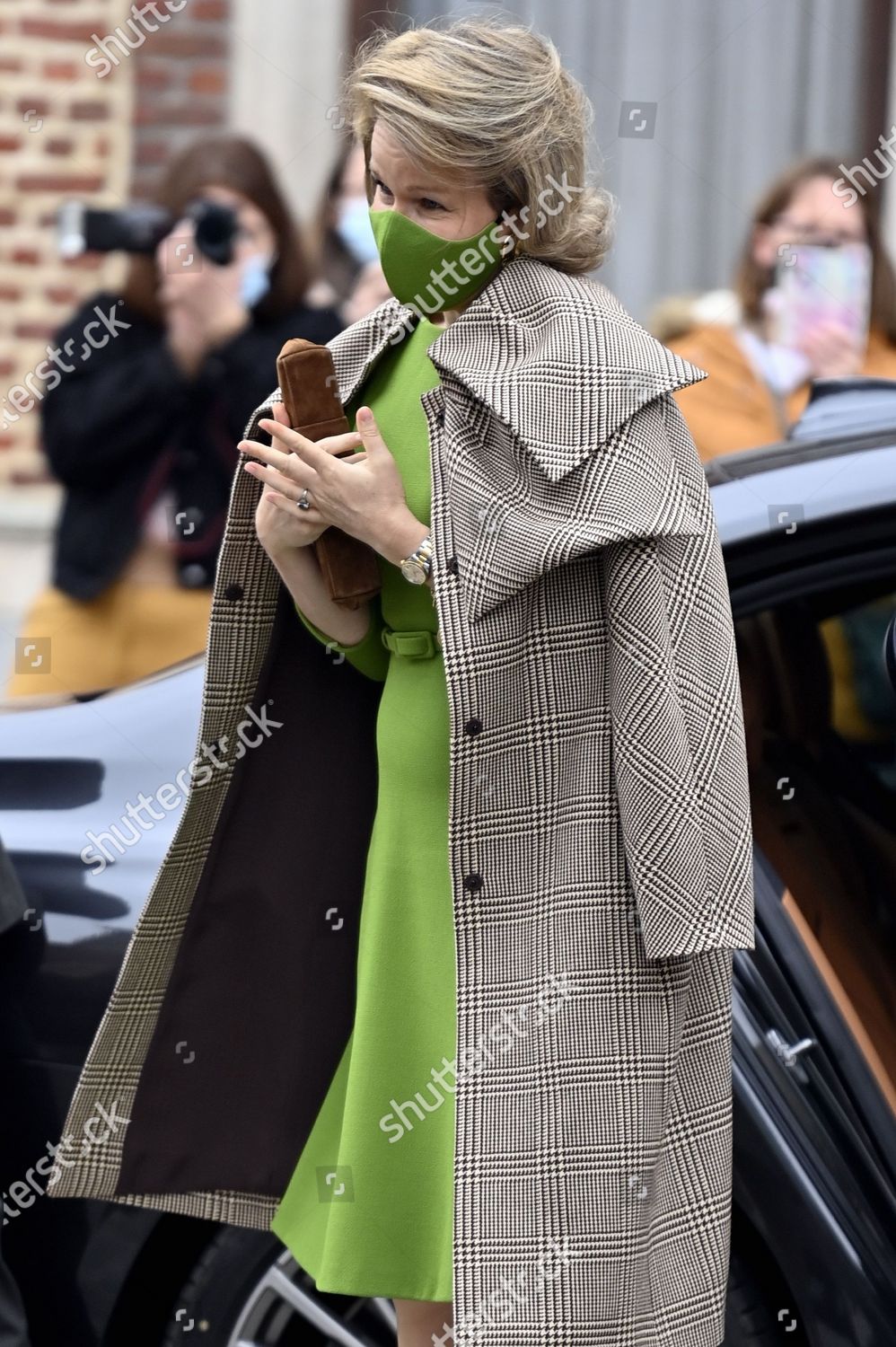 CASA REAL BELGA - Página 45 Queen-mathilde-of-belgium-visits-children-of-the-renaissance-mechelen-belgium-shutterstock-editorial-11830754a