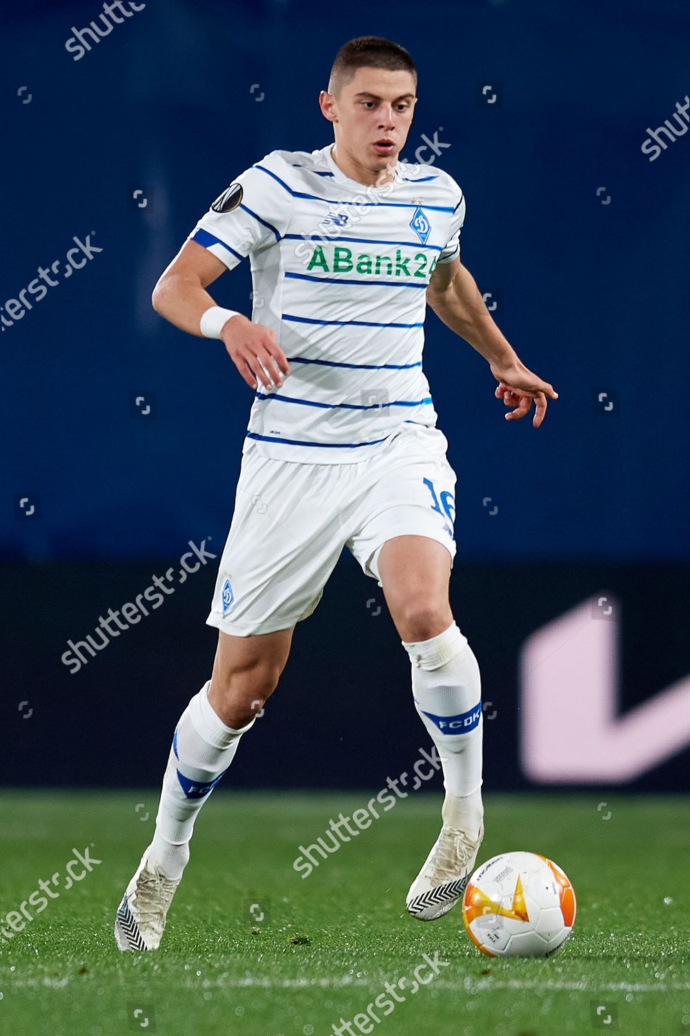 Vitaliy Mykolenko Dynamo Kyiv Runs Ball Editorial Stock Photo - Stock ...