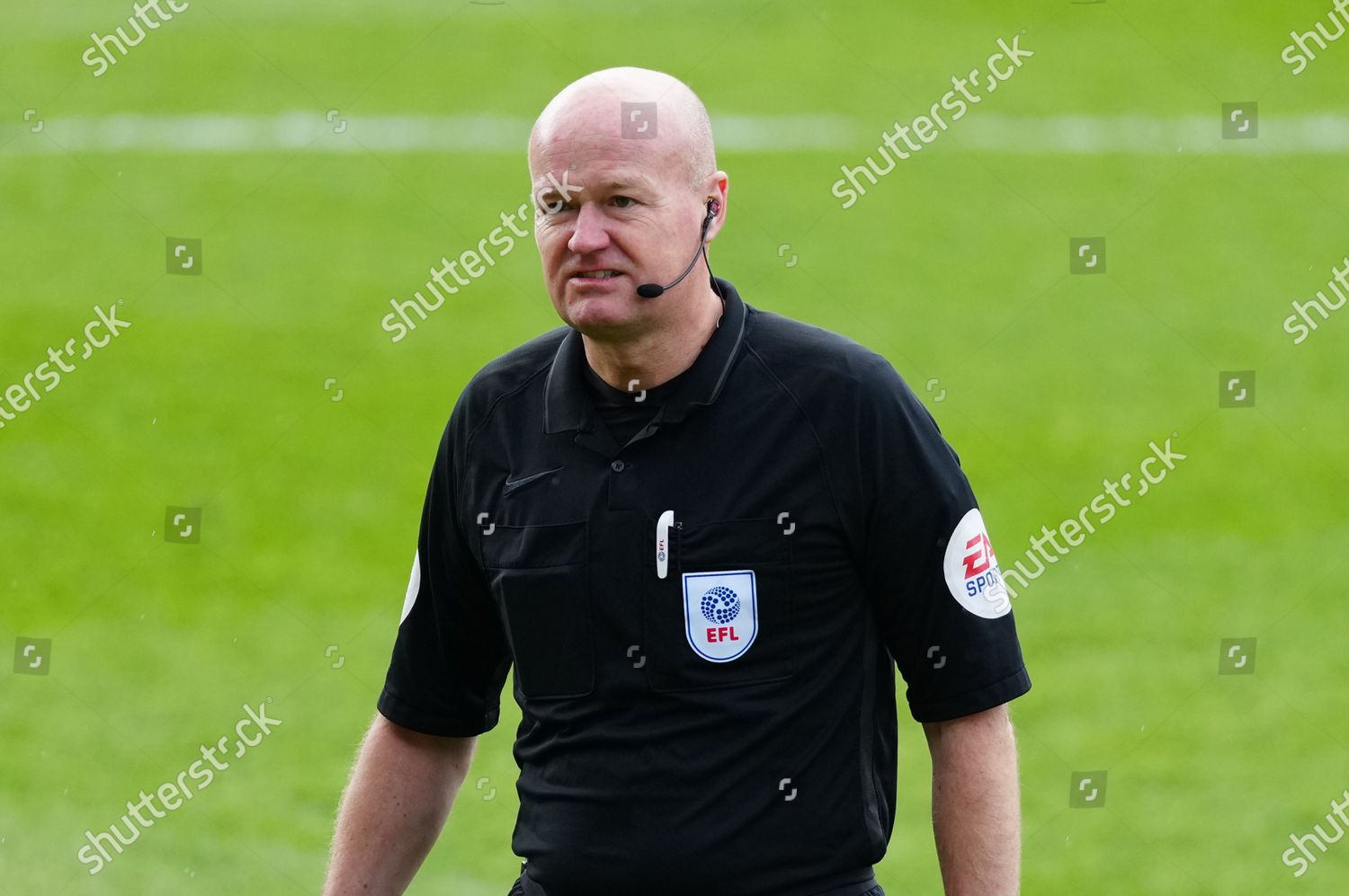 Referee Lee Mason Editorial Stock Photo - Stock Image | Shutterstock