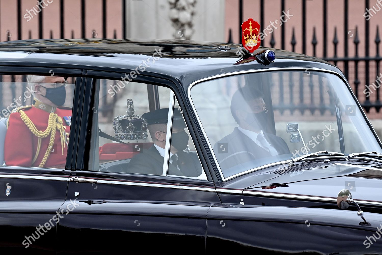 Royal Car Buckingham Palace Editorial Stock Photo - Stock Image ...