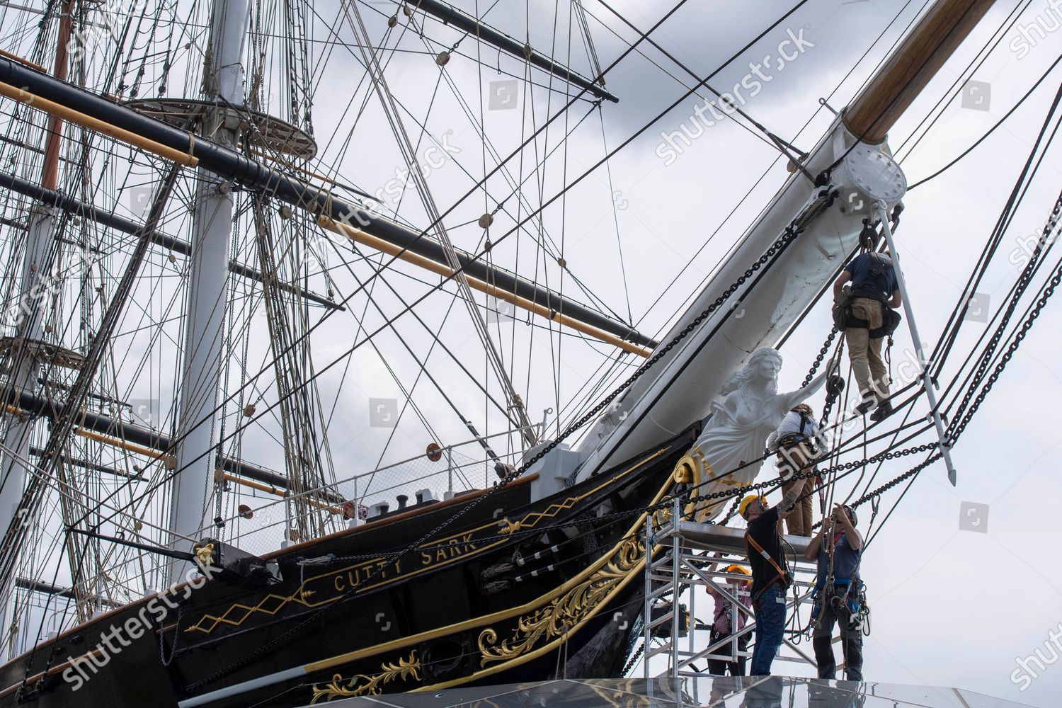 Lifting New Nannie Figurehead Cutty Sark Editorial Stock Photo - Stock ...