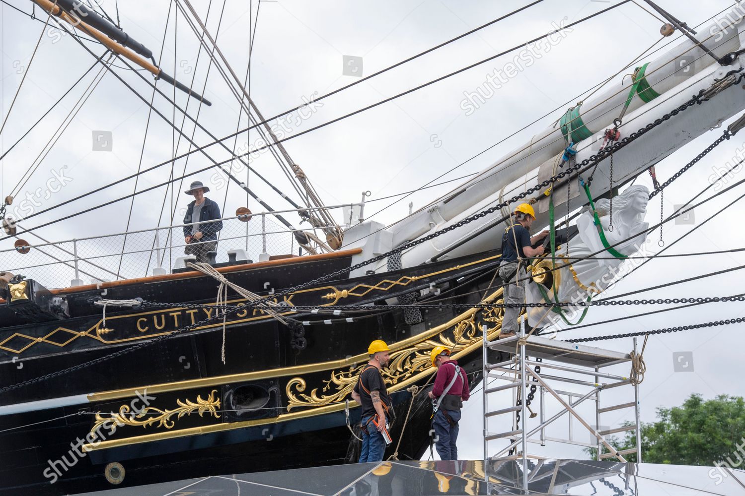 Lifting New Nannie Figurehead Cutty Sark Editorial Stock Photo - Stock ...