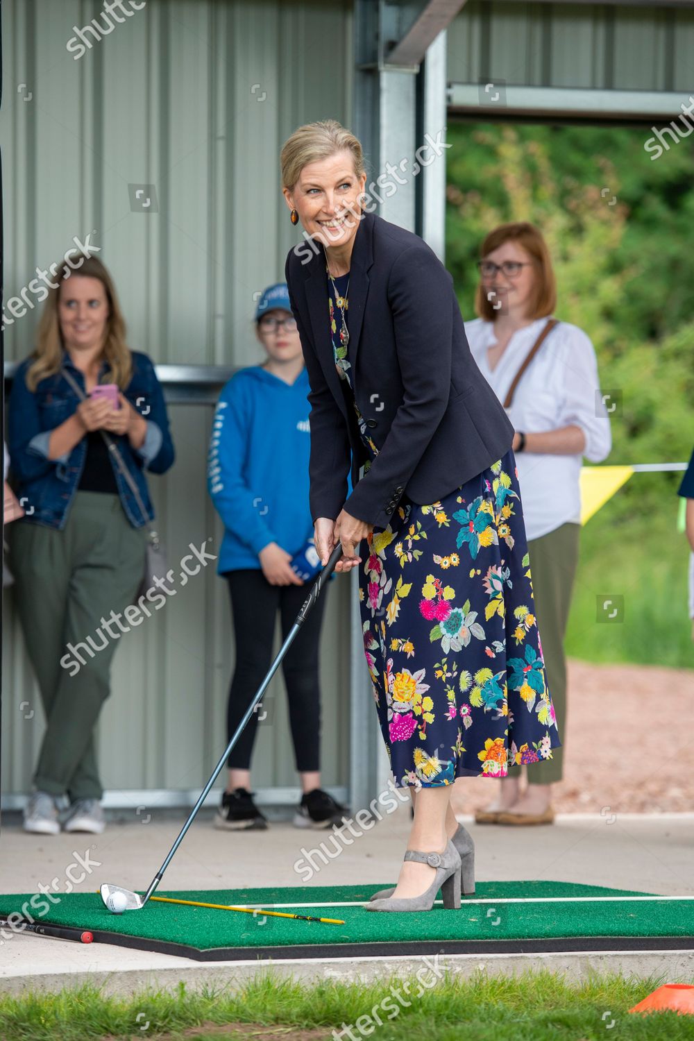 CASA REAL BRITÁNICA - Página 76 Prince-edward-and-sophie-countess-of-wessex-visit-to-forfar-golf-club-scotland-uk-shutterstock-editorial-12172307bl