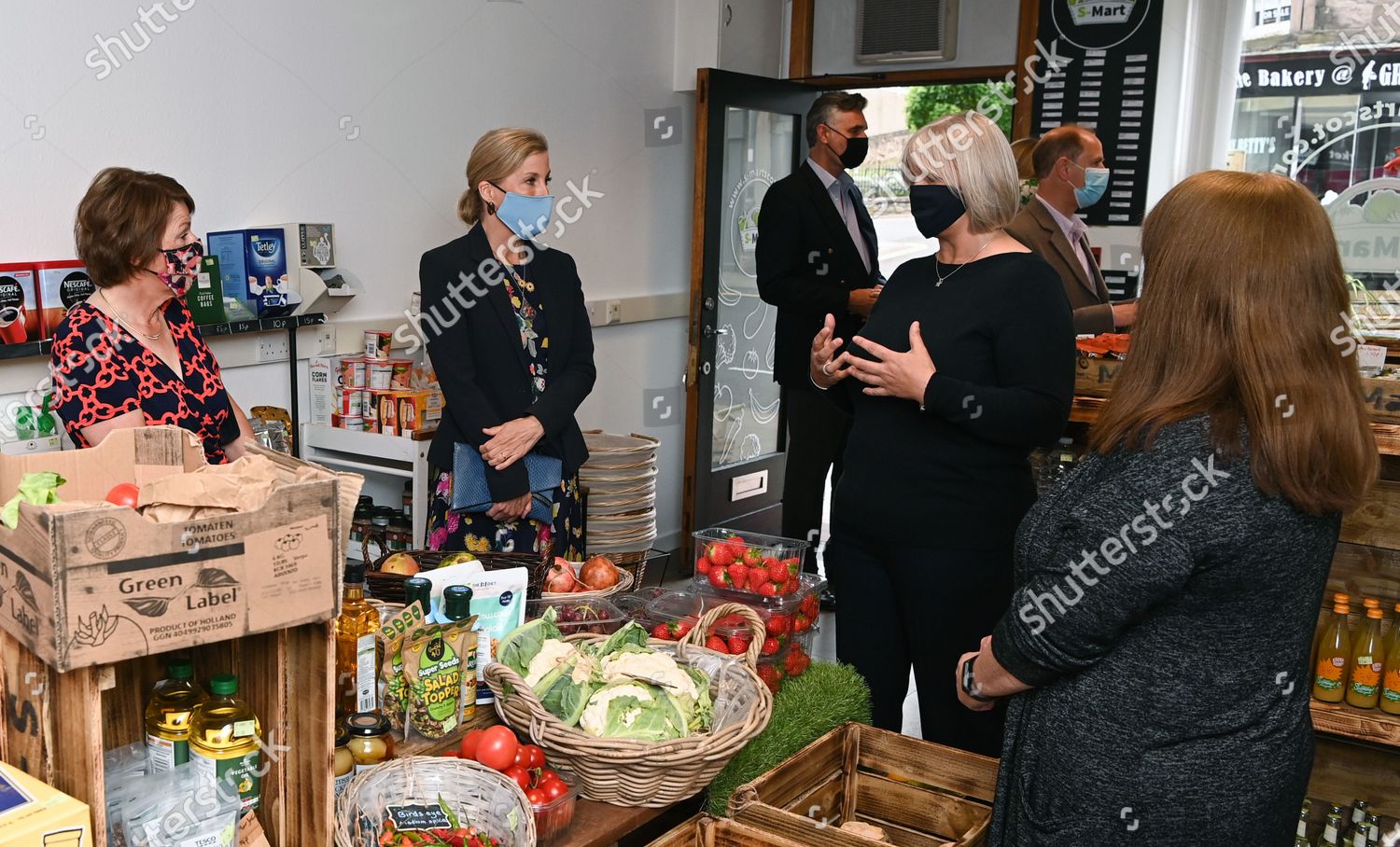 CASA REAL BRITÁNICA - Página 75 Prince-edward-and-sophie-countess-of-wessex-visit-to-s-mart-angus-forfar-scotland-uk-shutterstock-editorial-12172314n