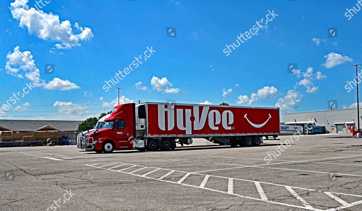 Hyvee Grocery Store Tractor Trailer Truck Editorial Stock Photo - Stock ...