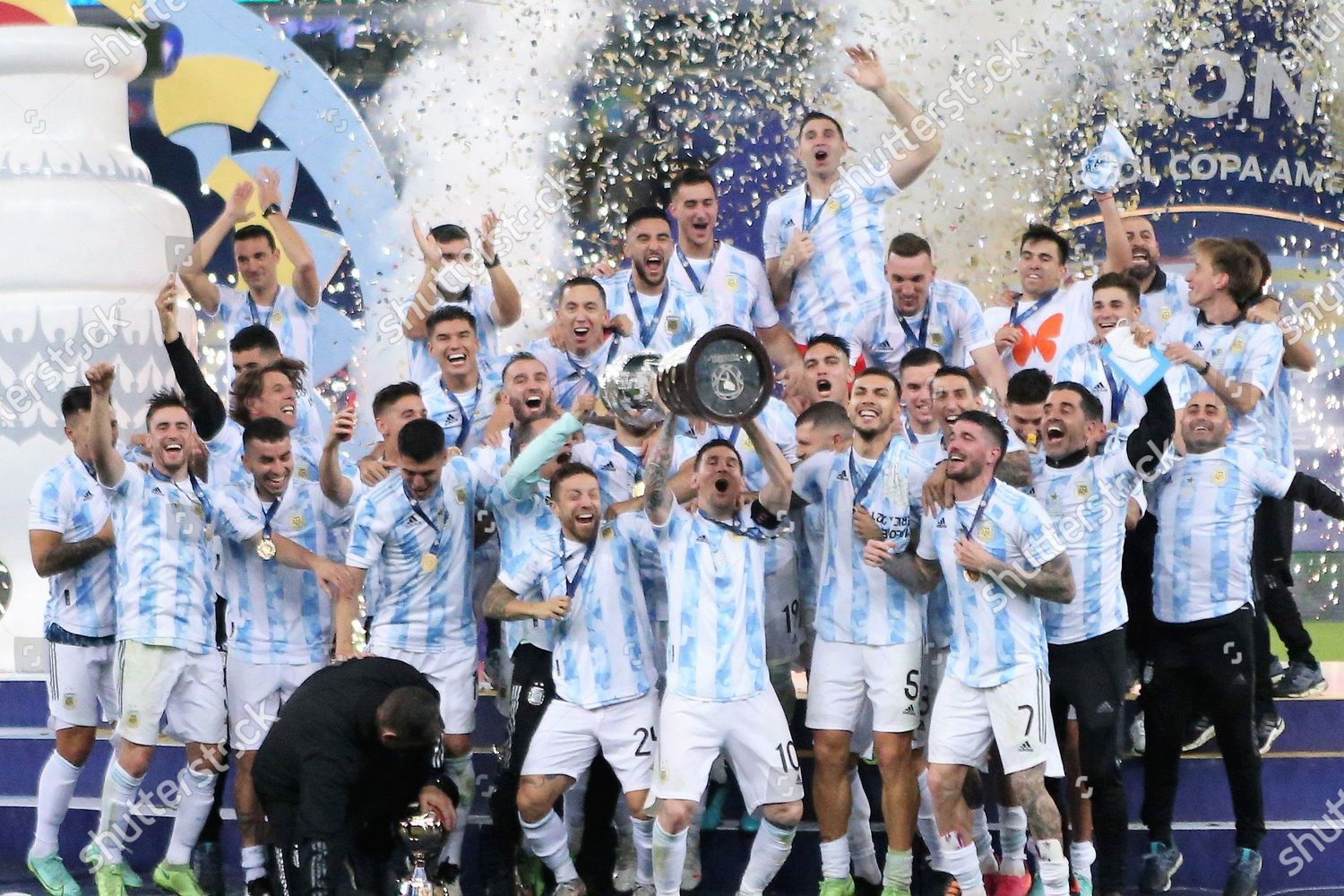 Lionel Messi Argentina Celebrates Victory Teammates Editorial Stock ...