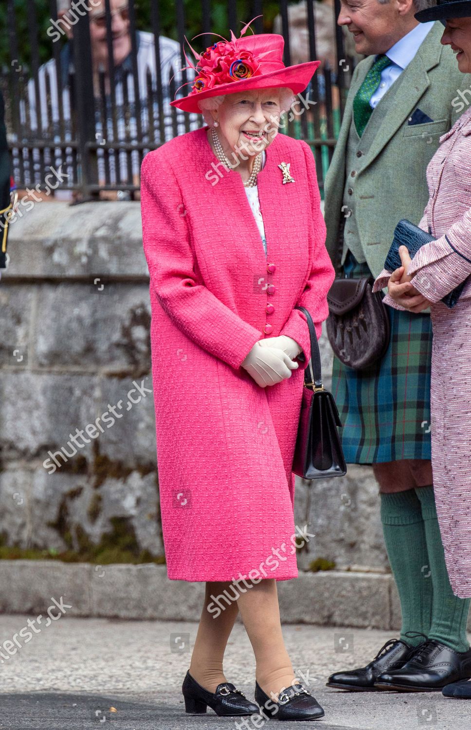 queen-elizabeth-ii-official-arrival-at-balmoral-castle-scotland-uk-shutterstock-editorial-12251974ae.jpg
