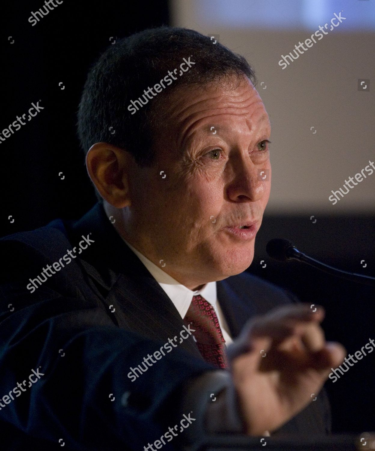 Tom Pritzker - 7ig2ms5