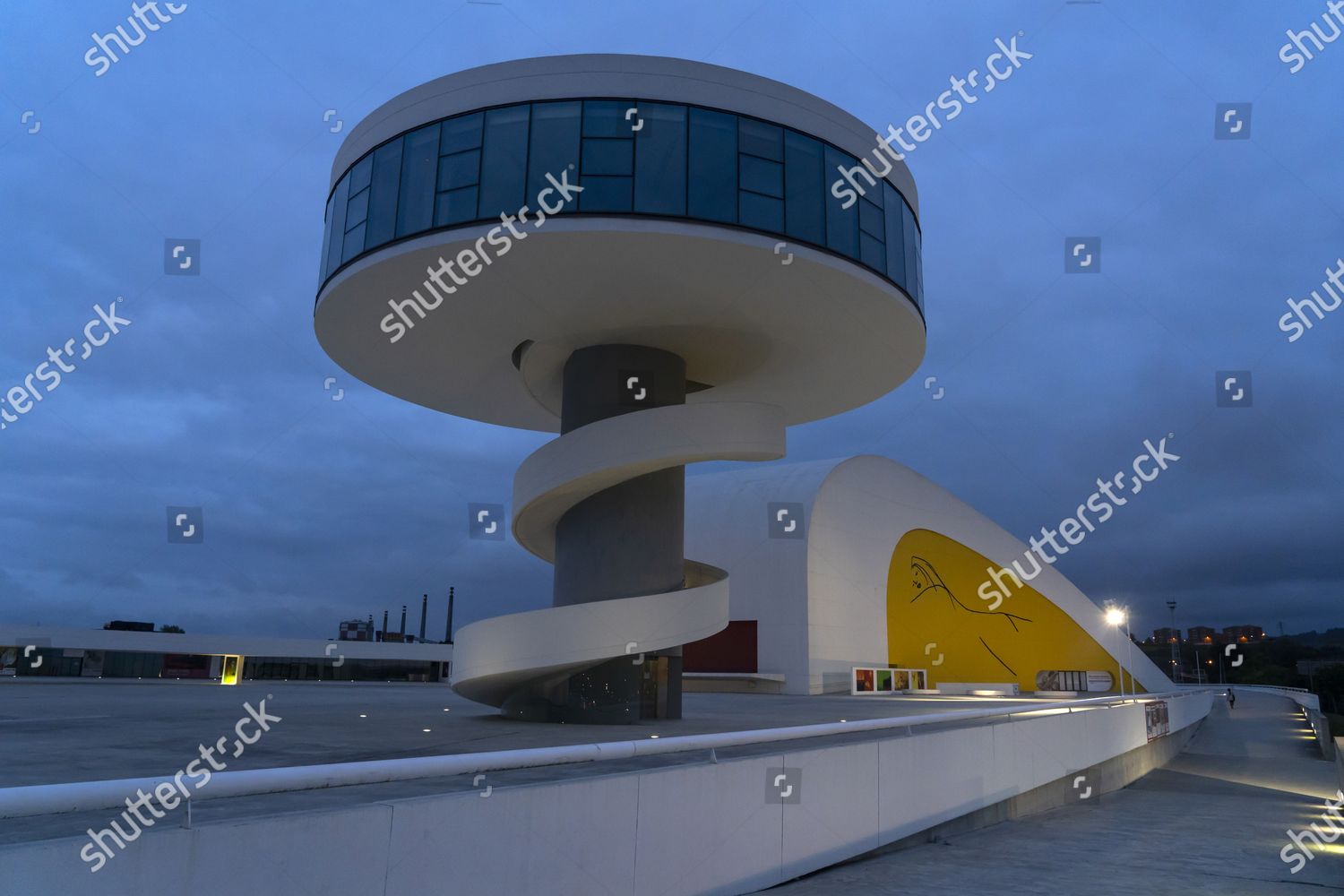 View Tower Auditorium Dusk International Oscar Editorial Stock Photo 