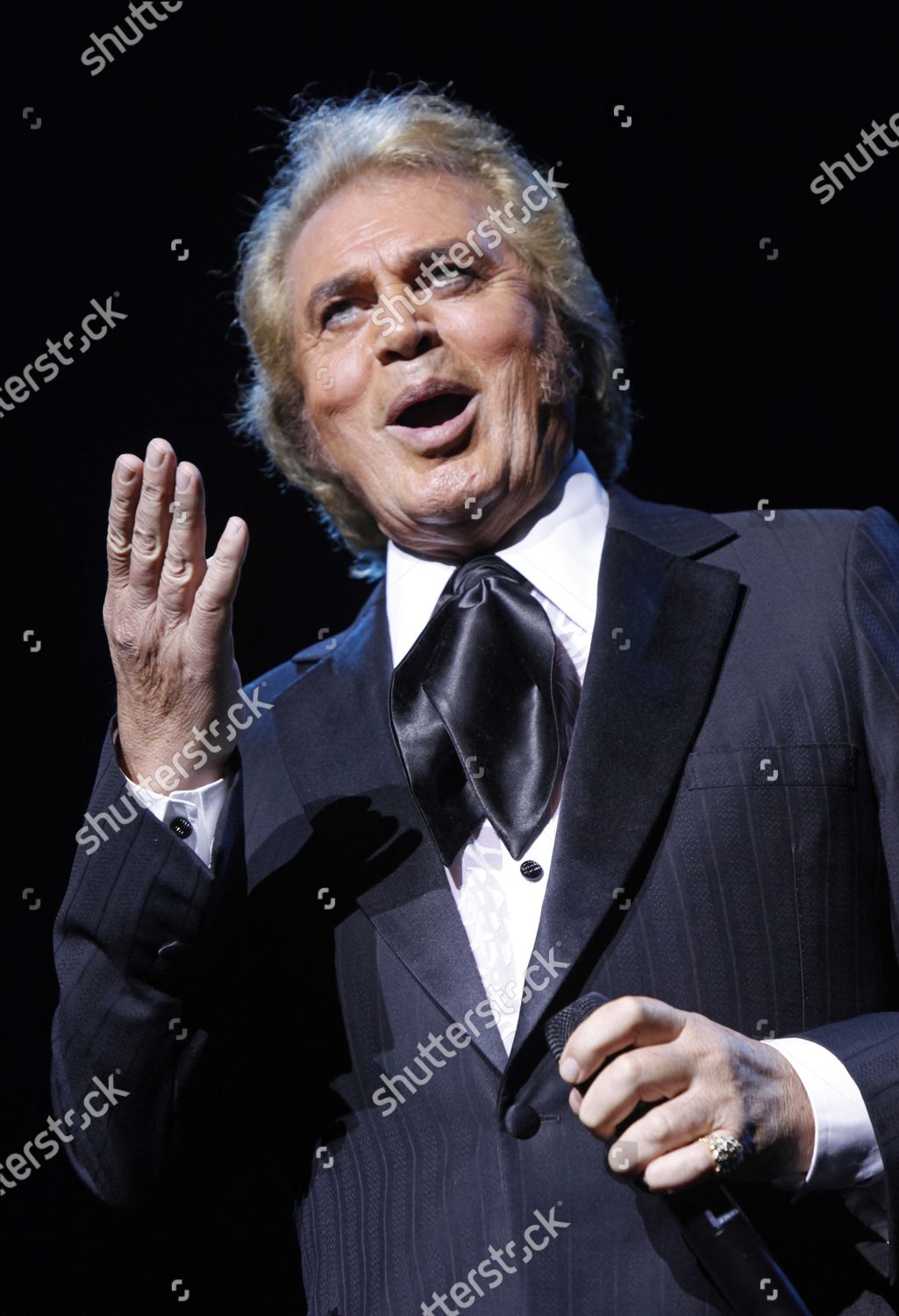 Singer Engelbert Humperdinck Performs Concert Grand Editorial Stock ...