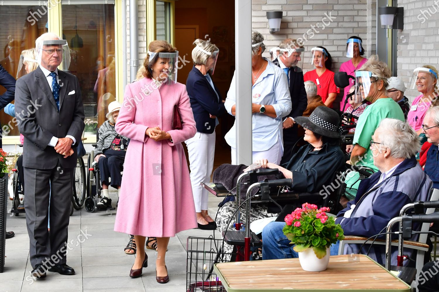 CASA REAL DE SUECIA - Página 5 King-carl-gustaf-and-queen-silvia-visit-to-kalmar-county-sweden-shutterstock-editorial-12343326b