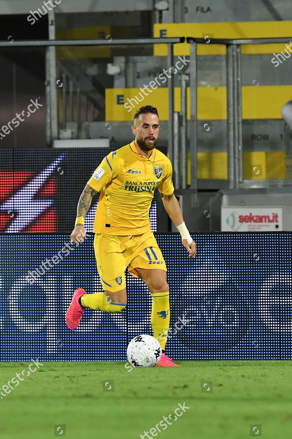 Francesco Zampano Jogador Frosinone Durante Primeira Partida Campeonato  Italiano Futebol — Fotografia de Stock Editorial © VincenzoIzzo #464933080