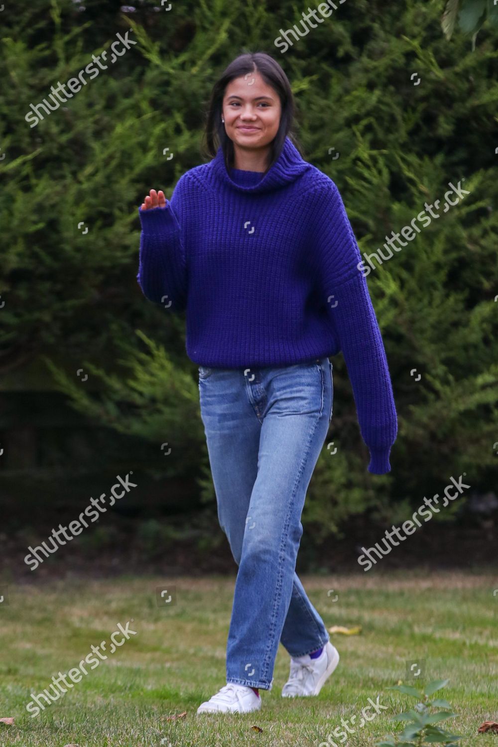 Emma Raducanu Going On Walk Editorial Stock Photo - Stock Image ...