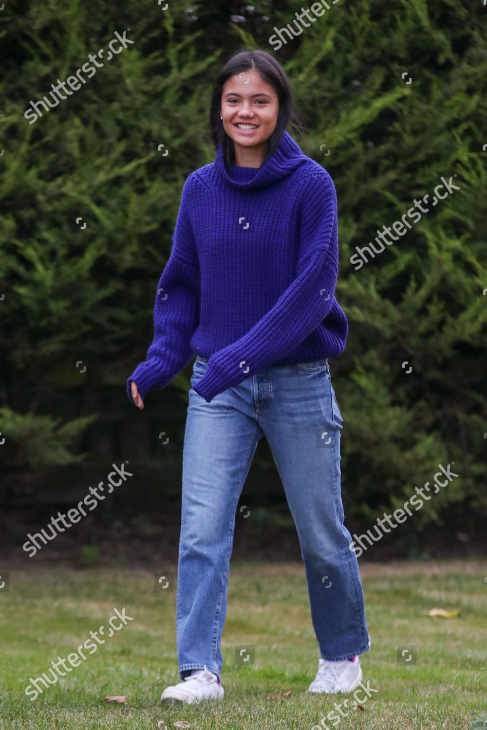 Emma Raducanu Going On Walk Editorial Stock Photo - Stock Image ...