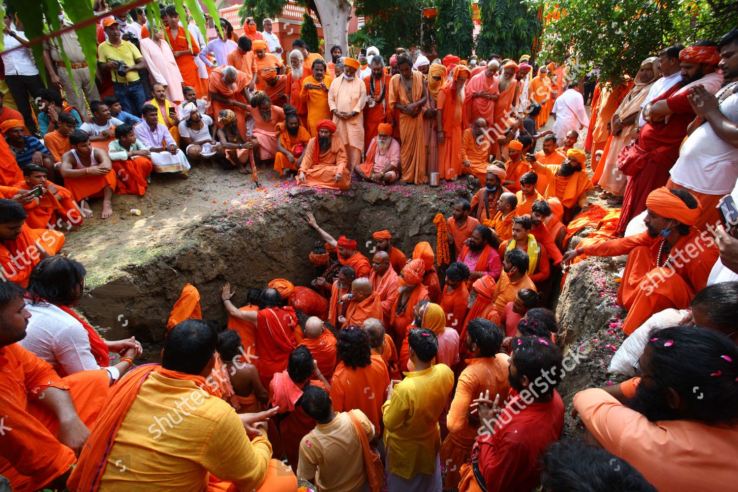 Sadhu Gather Rituals After Mahant Narendra Editorial Stock Photo ...