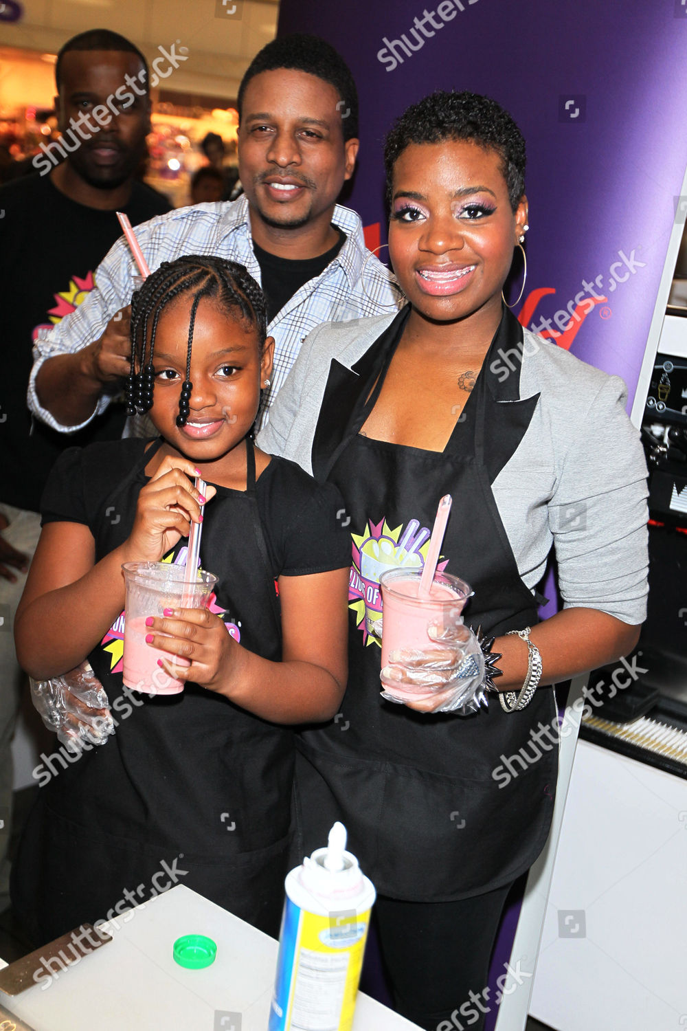 photo Zion Quari Barrino https www shutterstock com editorial image editorial fantasia barrino creates her signature shake at millions of milkshakes los angeles america 24 nov 2010 1253099e