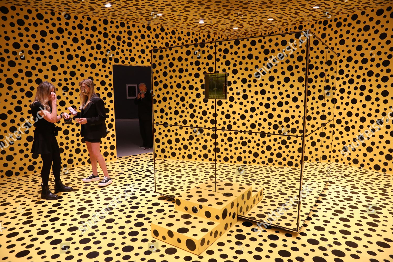 Yayoi Kusama: The Spirits Of The Pumpkins Descended Into The