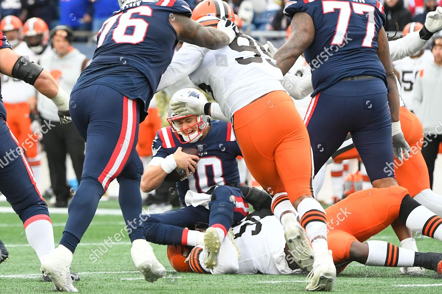 Foxborough, Massachusetts, USA. 14th Nov, 2021. New England Patriots  quarterback Mac Jones (10) before the NFL football game between the  Cleveland Browns and the New England Patriots at Gillette Stadium, in  Foxborough