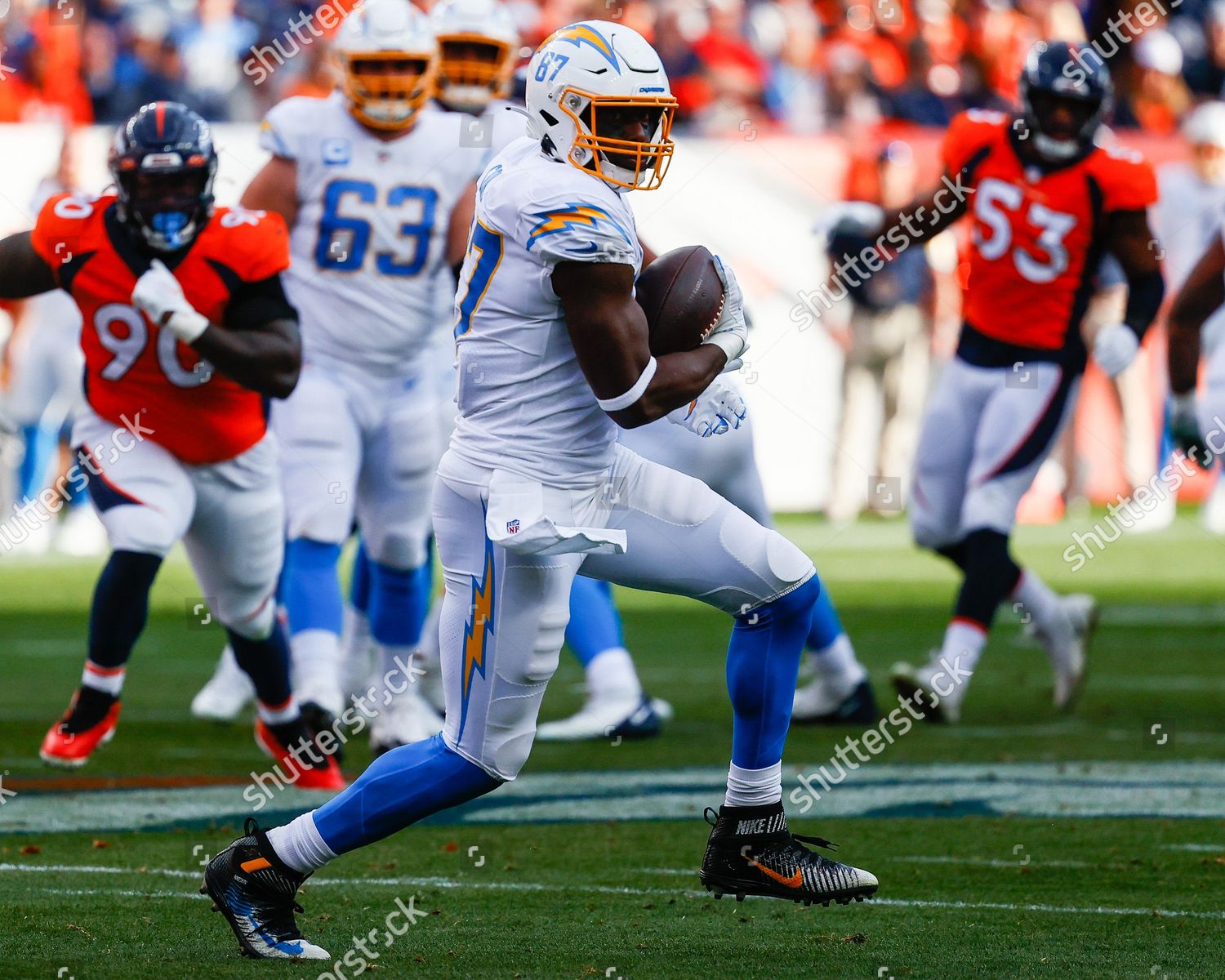 Los Angeles Chargers at Denver Broncos on November 28, 2021