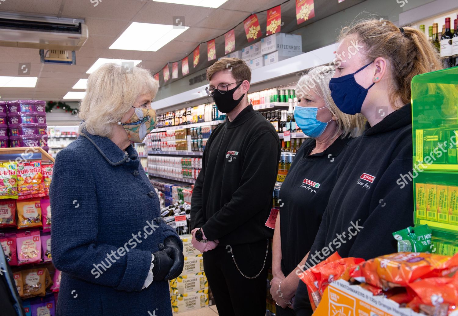 CASA REAL BRITÁNICA - Página 94 Camilla-duchess-of-cornwall-visit-to-wiltshire-uk-shutterstock-editorial-12627861s