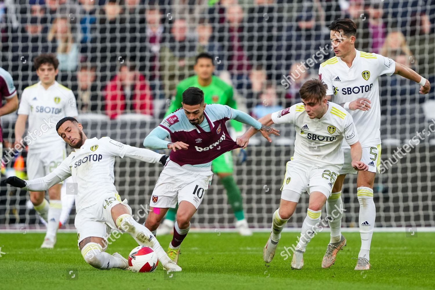 Manuel Lanzini West Ham United Runs Editorial Stock Photo - Stock Image ...