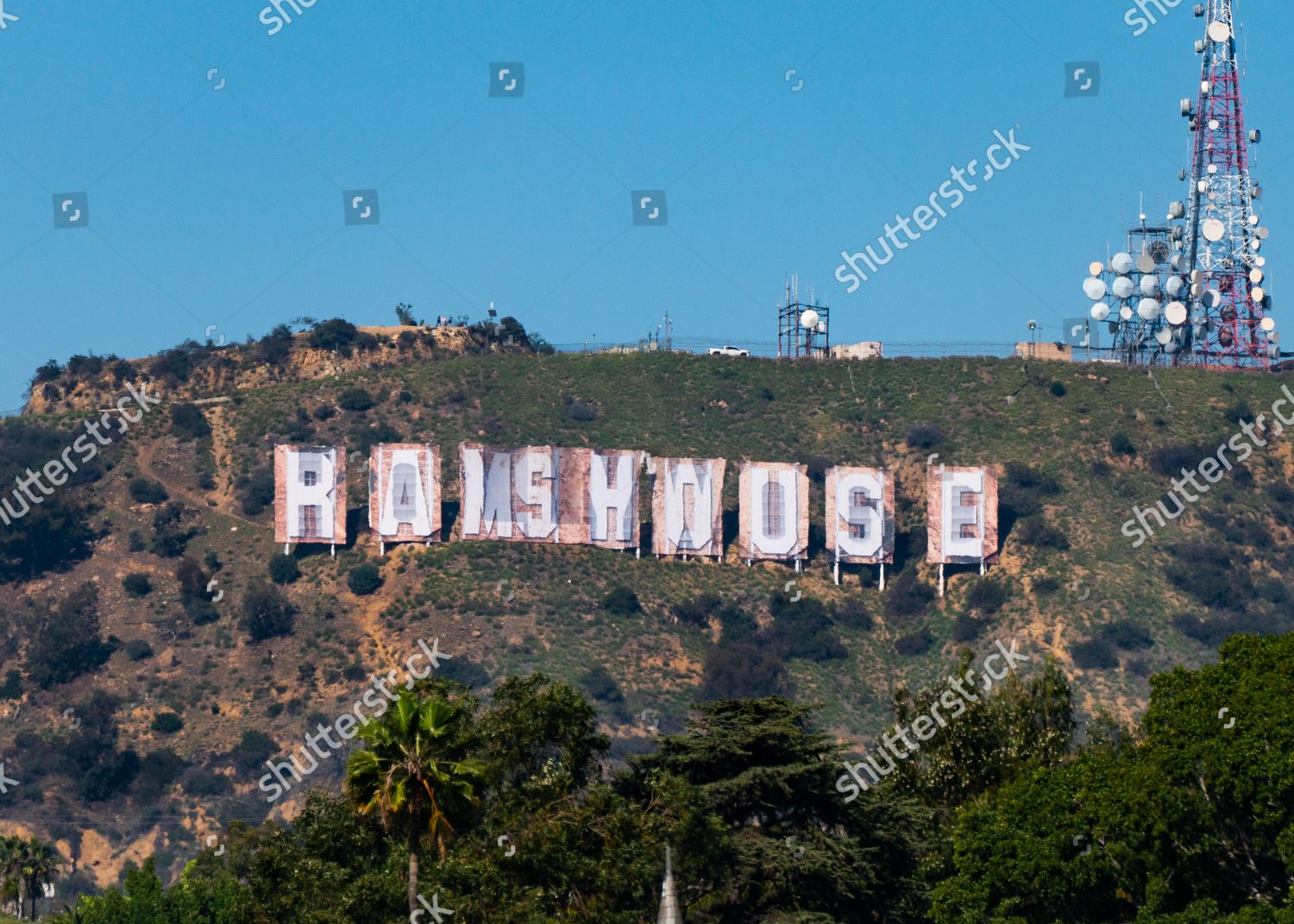 Hollywood Sign Turns Into 'Rams House' Sign In Celebration Of