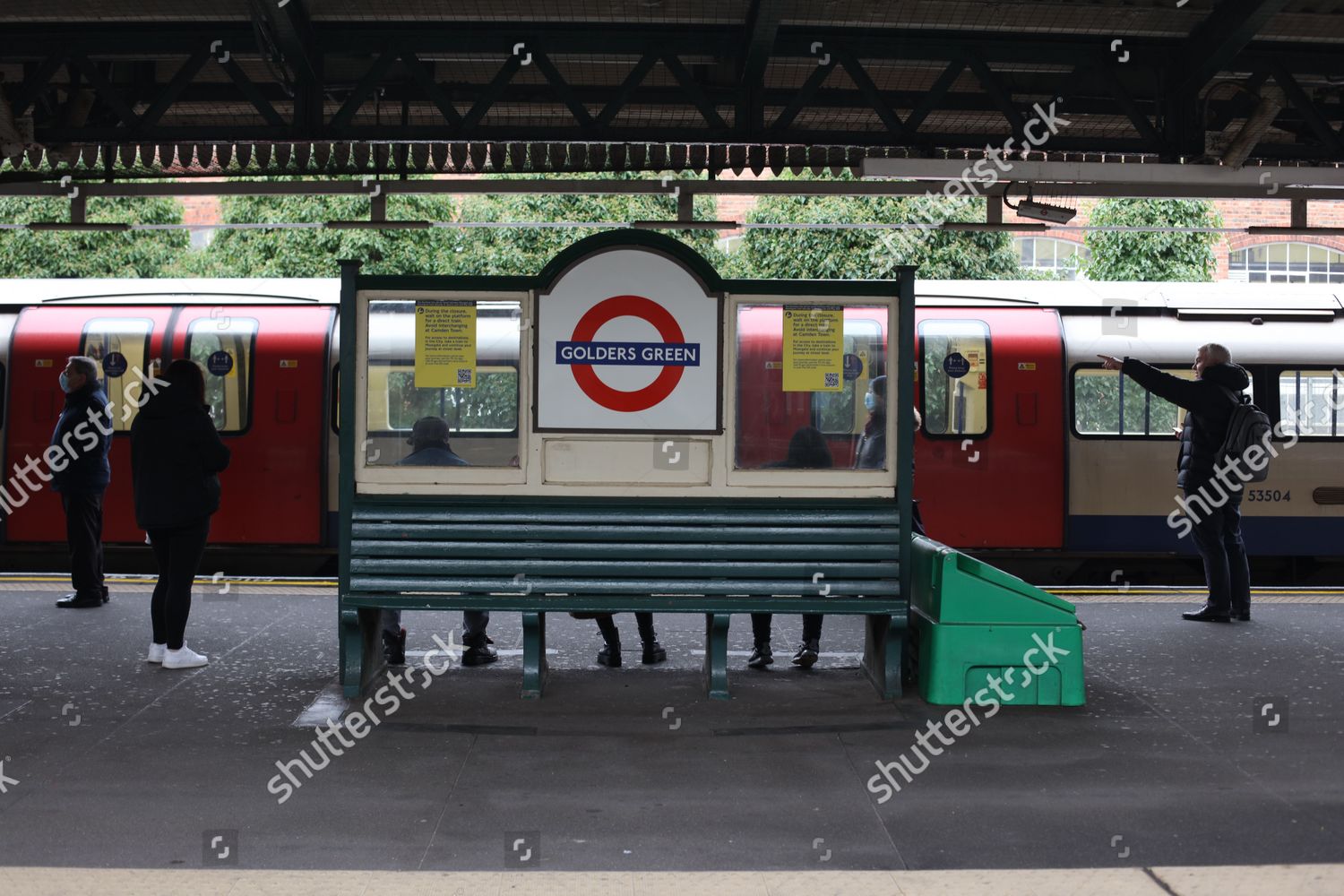 London Underground Train Platform Golders Green Editorial Stock Photo Stock Image Shutterstock