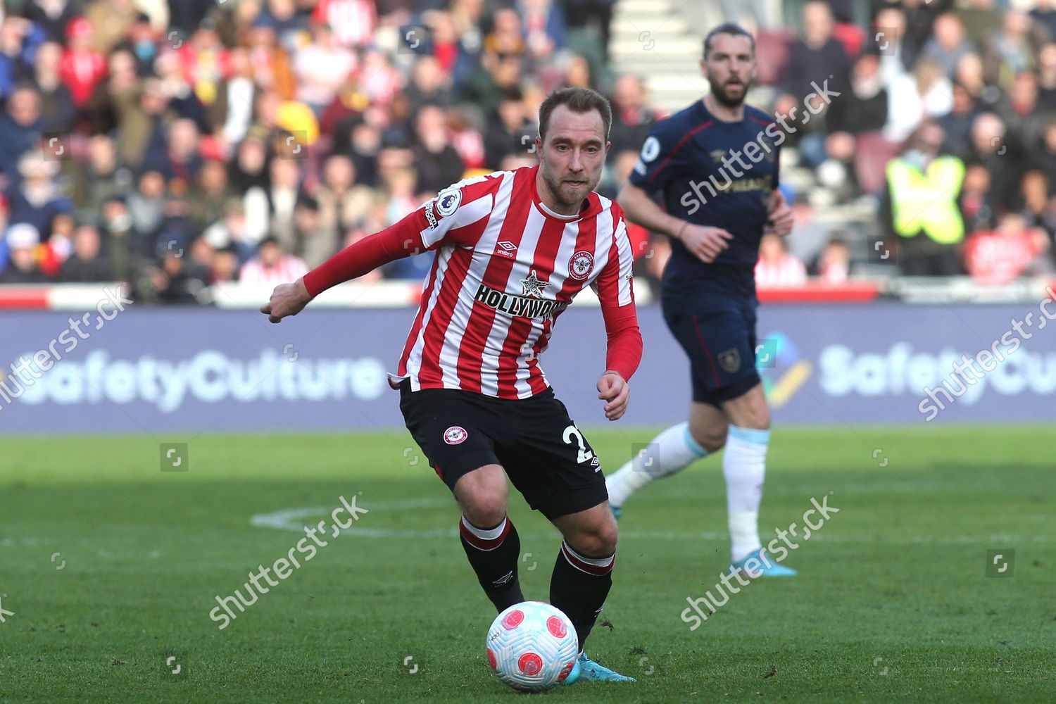 Christian Eriksen Brentford Action During Brentford Editorial Stock ...