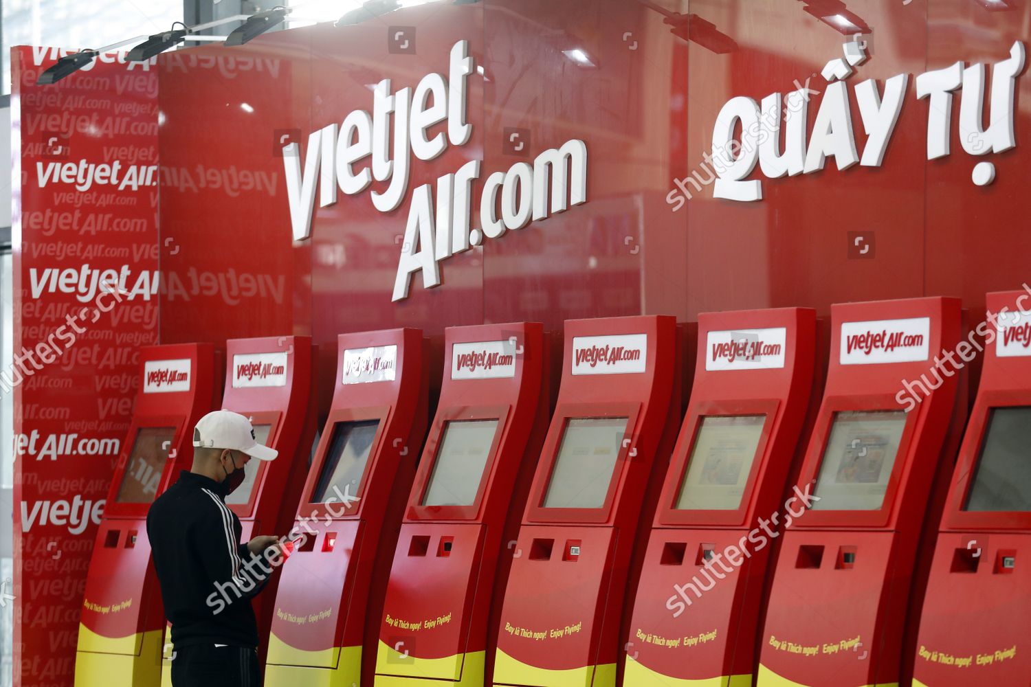 Costumer Checks Automated Checkin Machine Noi Editorial Stock Photo ...