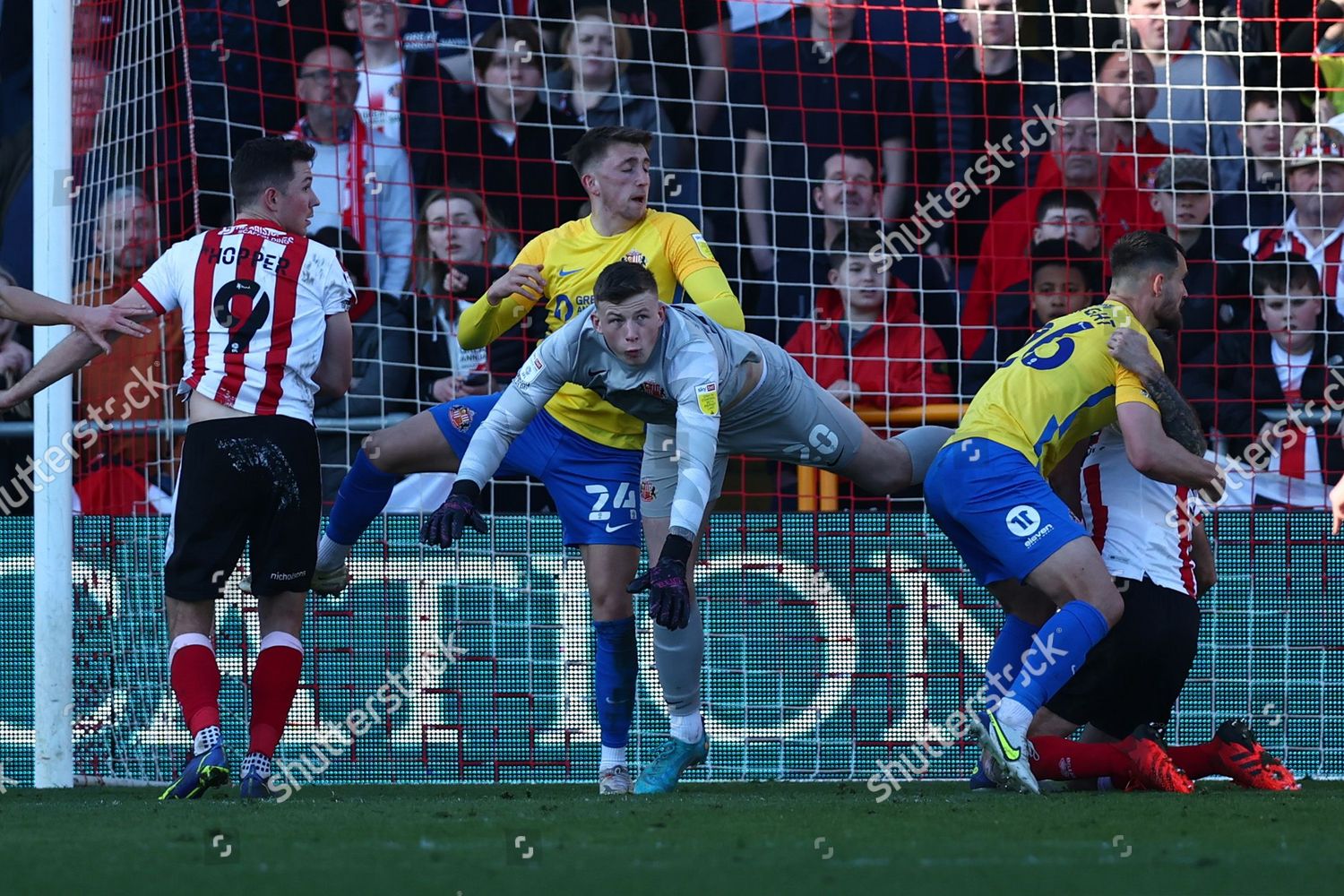 Sunderland Goalkeeper Anthony Patterson 20 Punches Editorial Stock ...