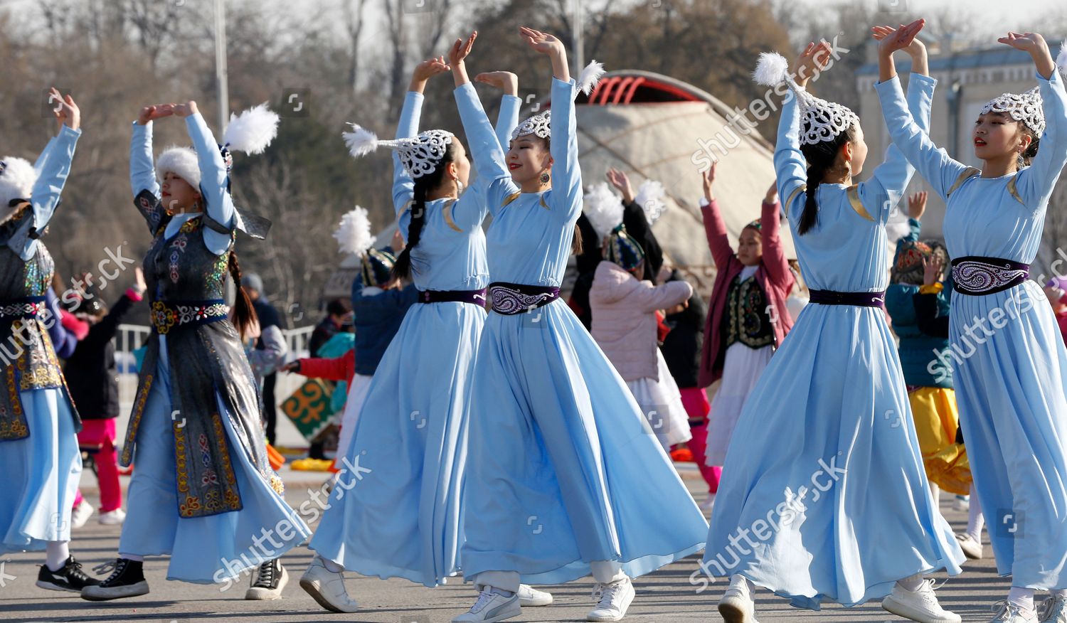 Kyrgyz Girls Dressed National Costumes Dance Editorial Stock Photo 