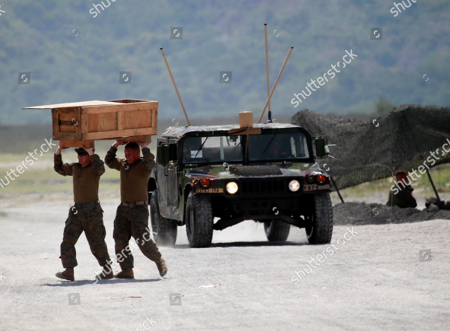 Us Soldiers Carry Wooden Crate Equipment Editorial Stock Photo Stock