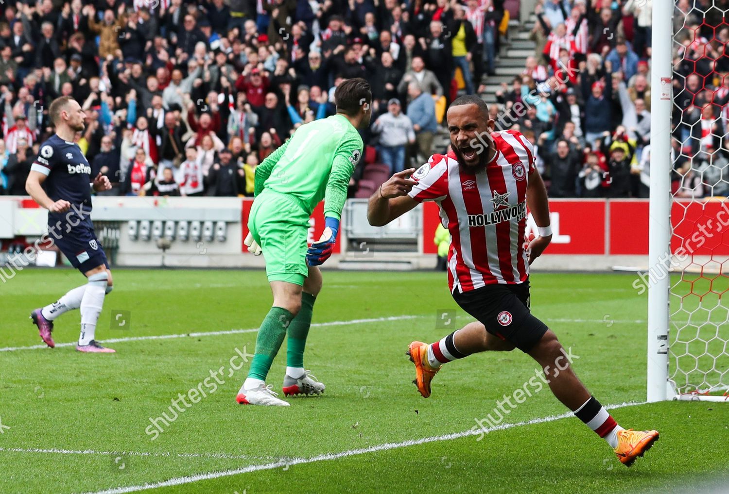 Bryan Mbeumo Brentford Scores Opening Goal Editorial Stock Photo ...