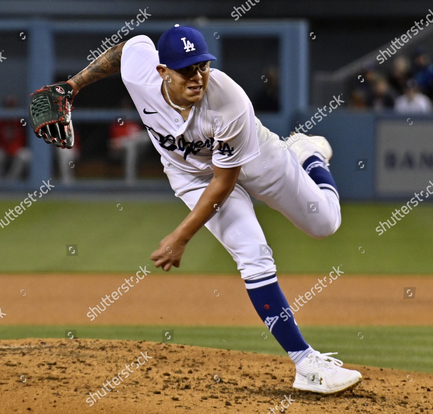 Dave Roberts Jersey - 2003 Los Angeles Dodgers Baseball Throwback