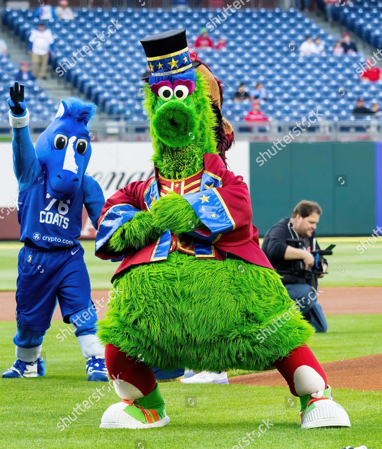 Phanatic's birthday celebrated in Philly 