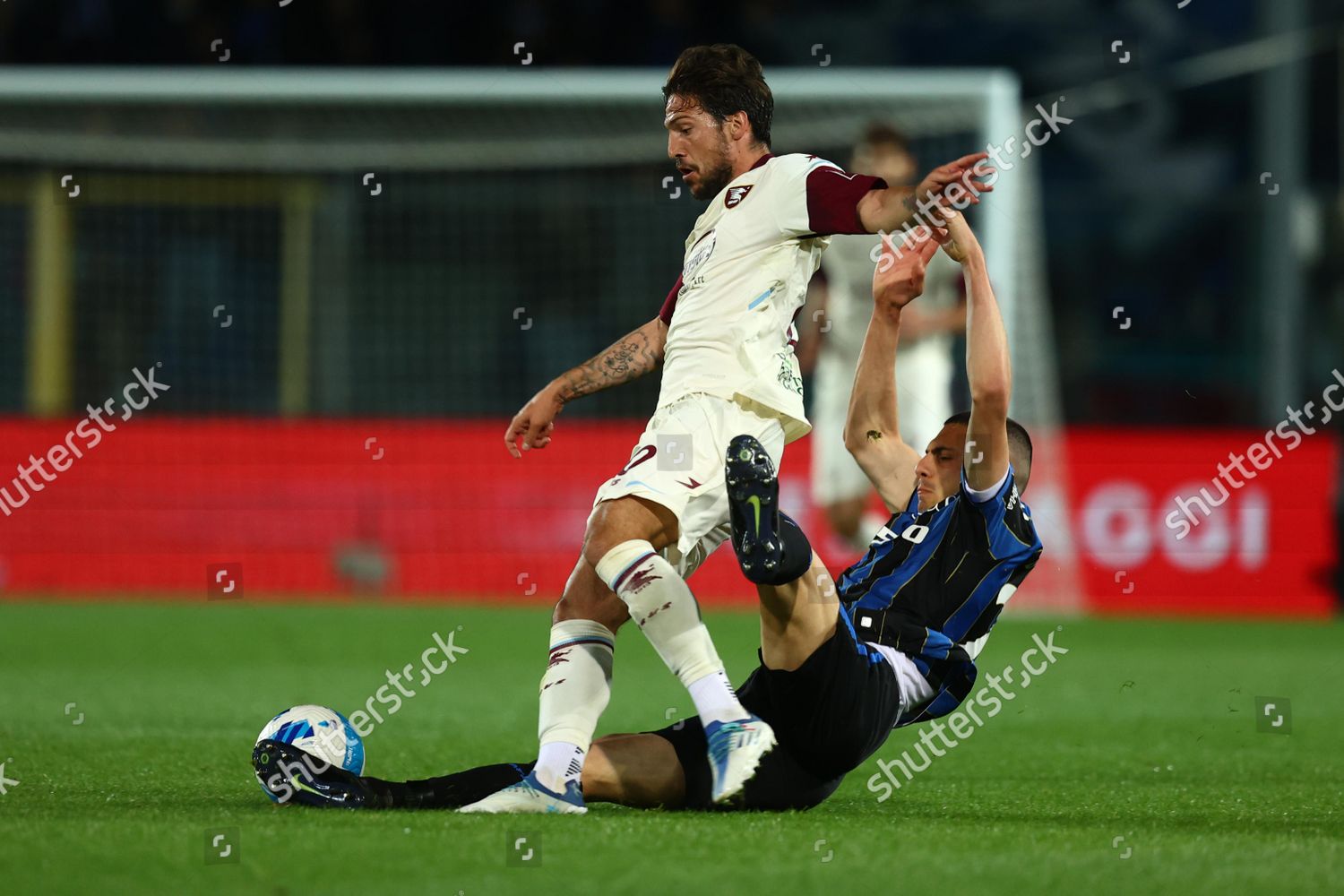 https://www.shutterstock.com/editorial/image-editorial/atalanta's-merih-demiral-r-salernitana's-simone-verdi-12921430i