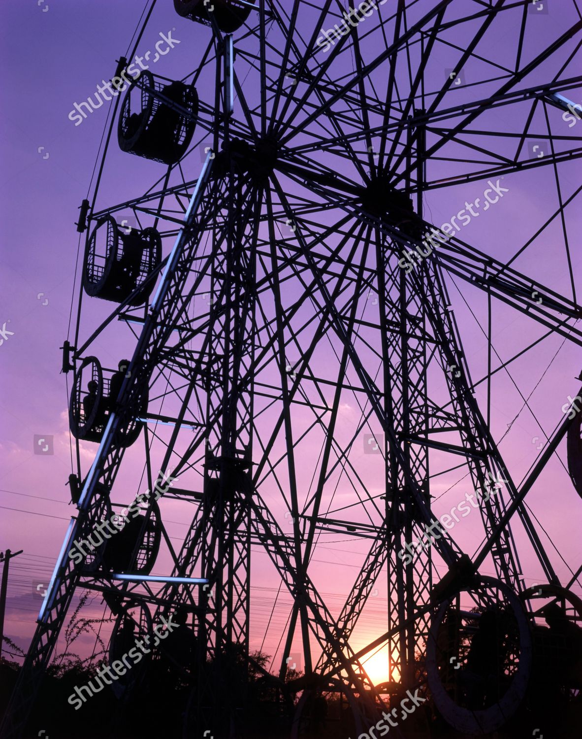 Ferris Wheel Karamadai Exhibition Tamil Nadu Editorial Stock Photo ferris-wheel-karamadai-exhibition-tamil-nadu-editorial-stock-photo