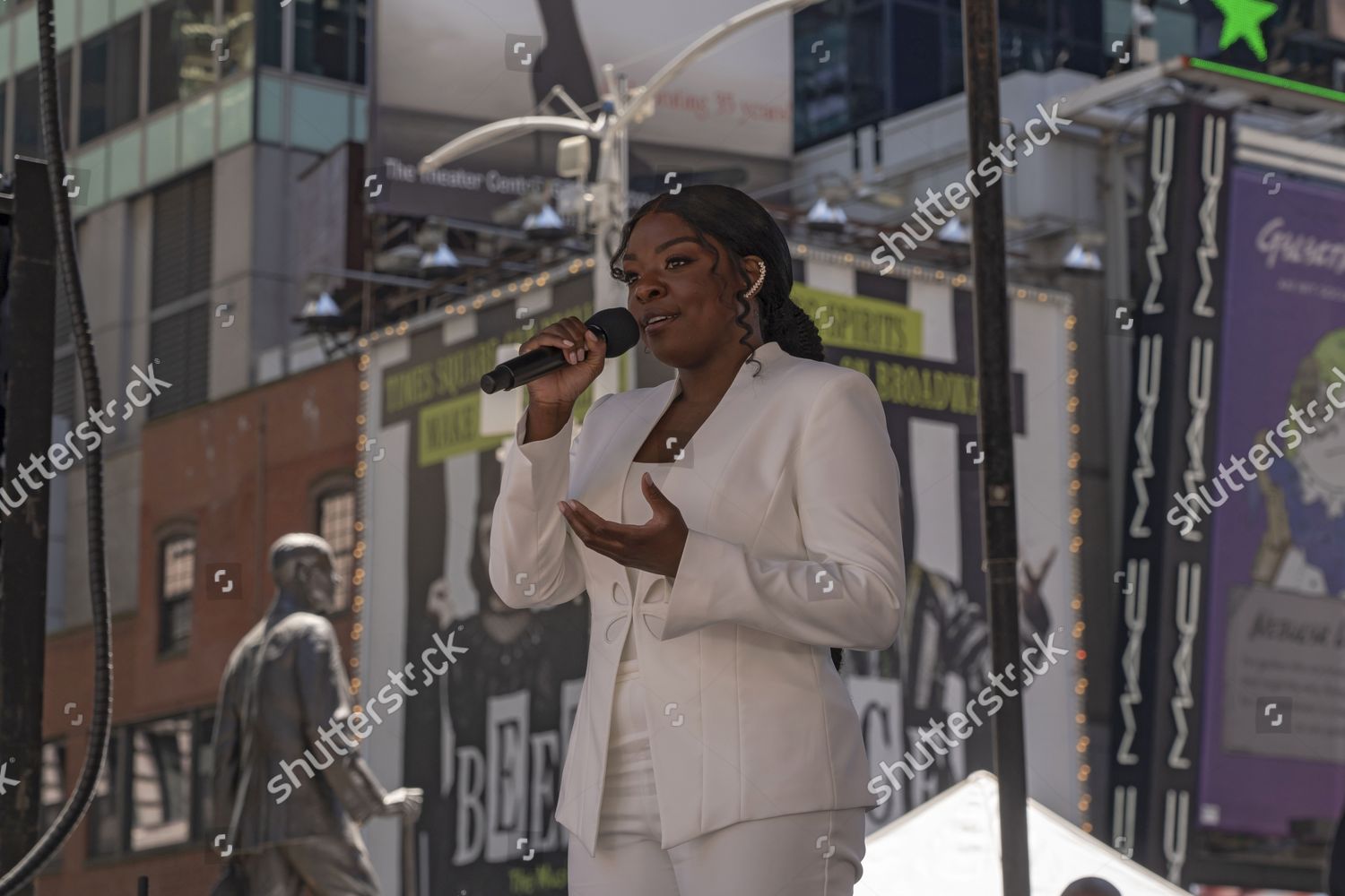 Actress Singer Joaquina Kalukango Sings On Editorial Stock Photo ...