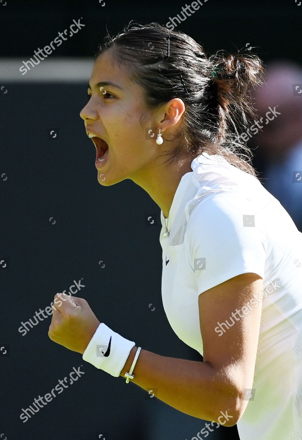 Emma Raducanu Great Britain Celebrates Winning Editorial Stock Photo ...