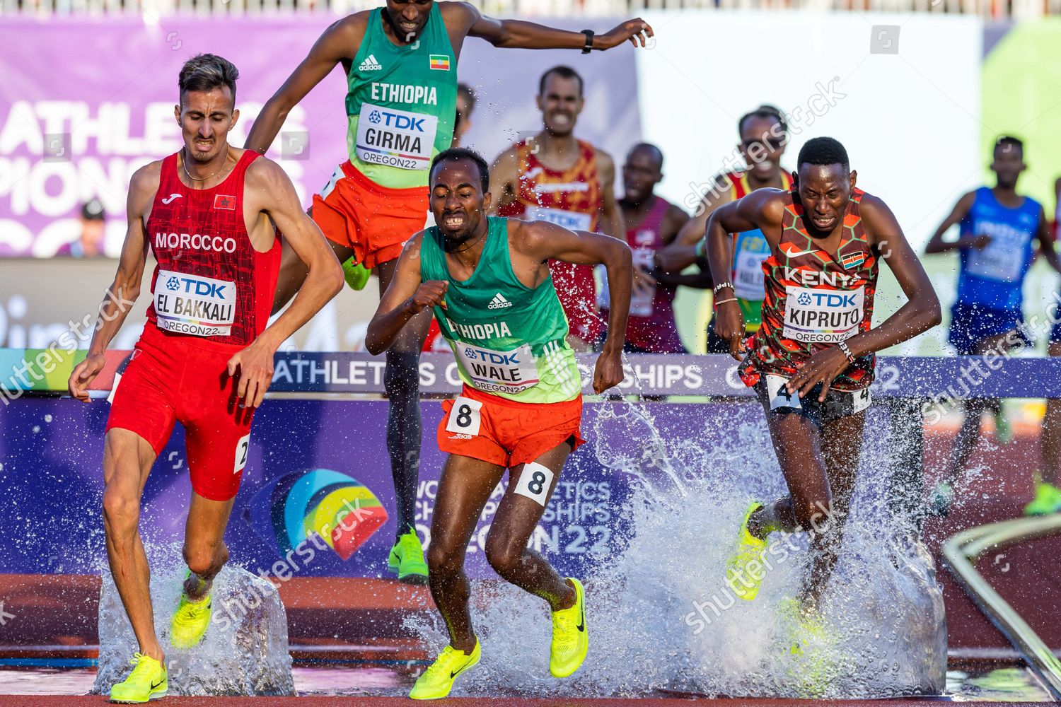 Steeplechase olympic sees finals defeated champion 000m