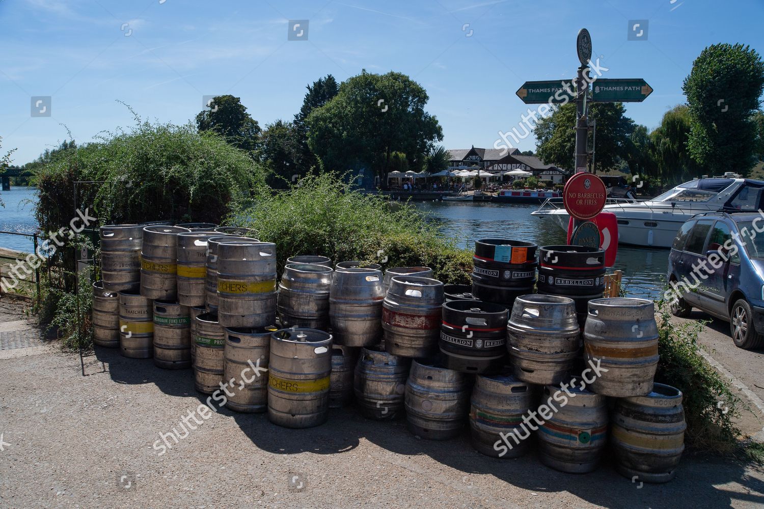 Getting Beers Stocked Bourne End Marina Editorial Stock Photo Stock
