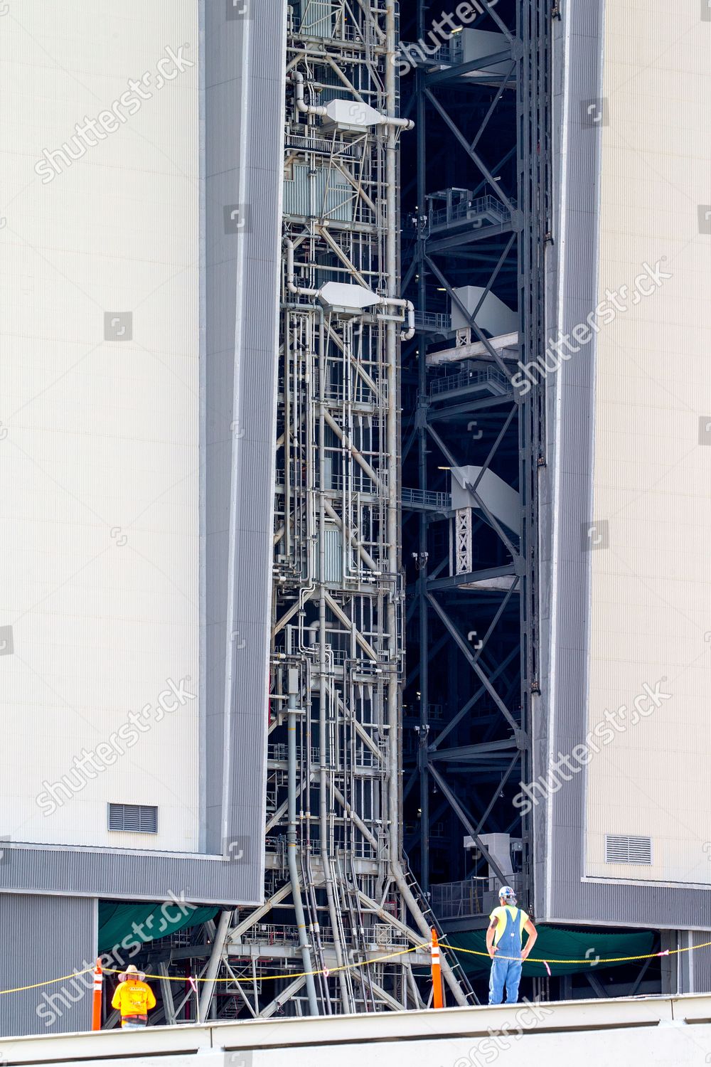 456foothigh Doors Nasa Vehicle Assembly Building Editorial Stock Photo