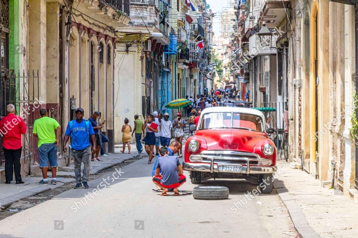 Cuban Driver Changes Flat Tire Old Editorial Stock Photo Stock Image