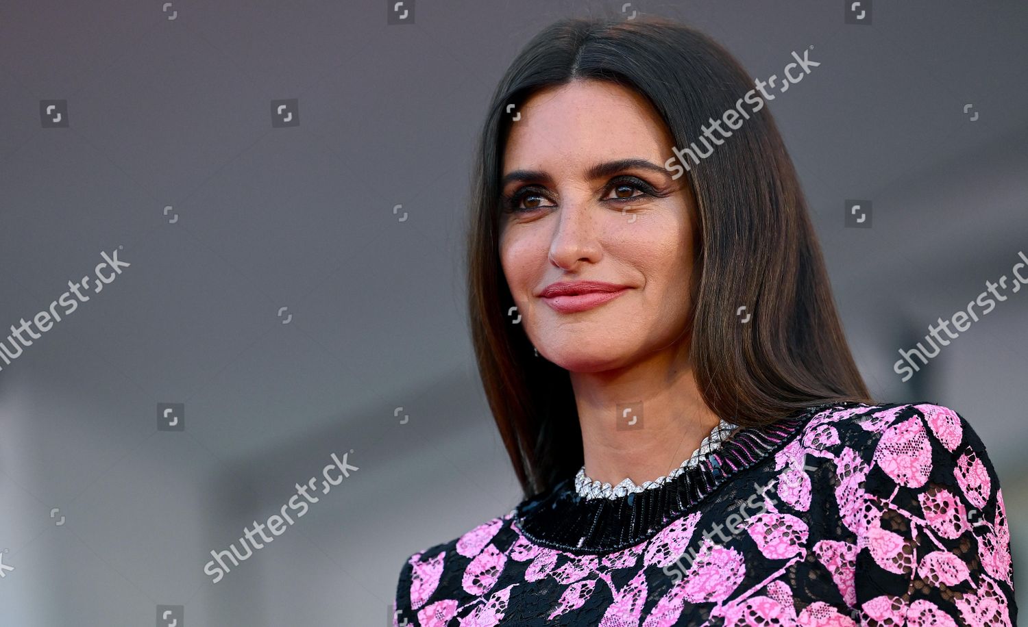 Penelope Cruz Arrives Premiere Limmensita During Editorial Stock Photo